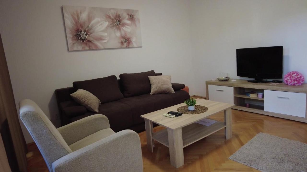 Apartment Dina 奥米什 外观 照片