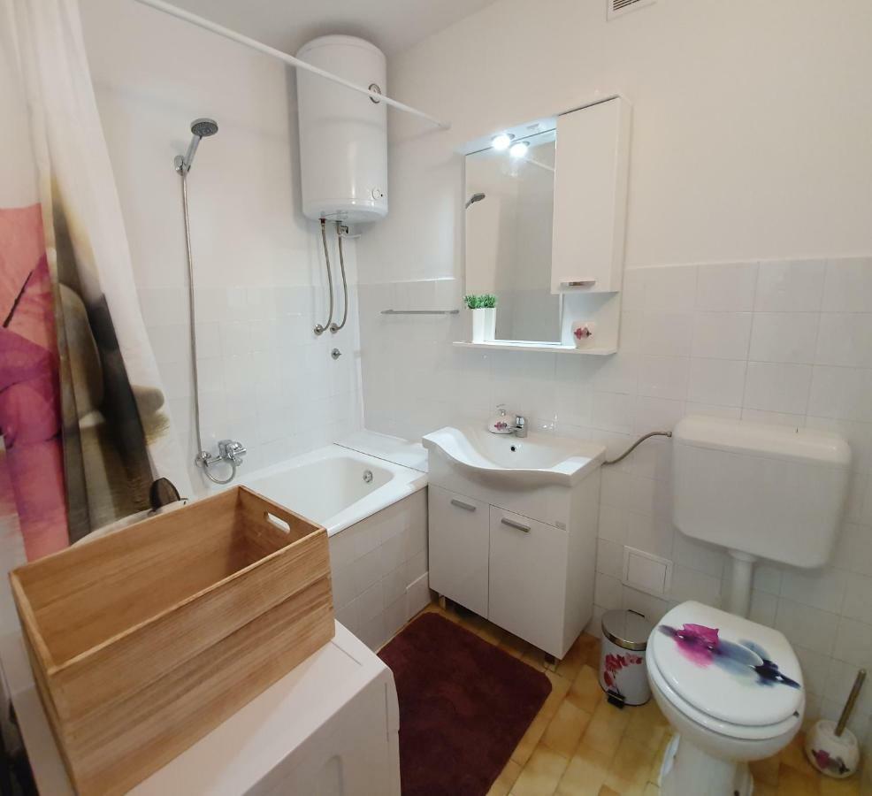 Apartment Dina 奥米什 外观 照片